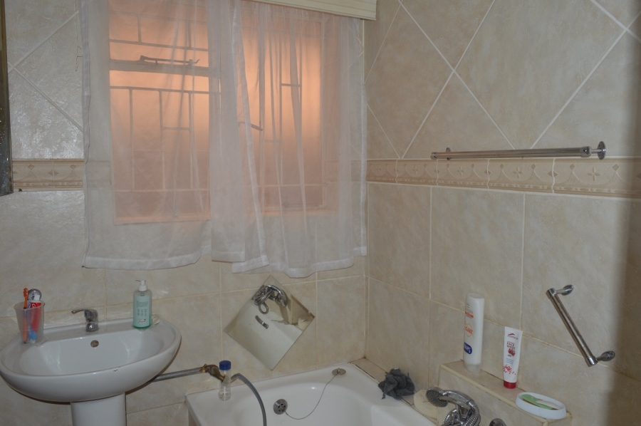 2 Bedroom Property for Sale in La Hoff North West